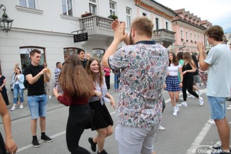 Po dveh letih Kamnik danes v znamenju maturantske četvorke (37)